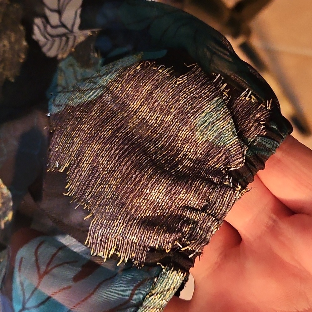 Chicos - NWT - Luxe Foliage Ruffle V Neck Top - Opulant Teal - Chicos Size 2 - Picture 3 of 9